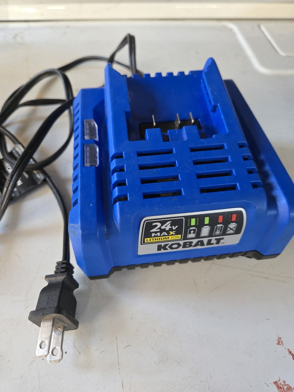 Kobalt 24V Lithium-Ion Battery Charger - Blue